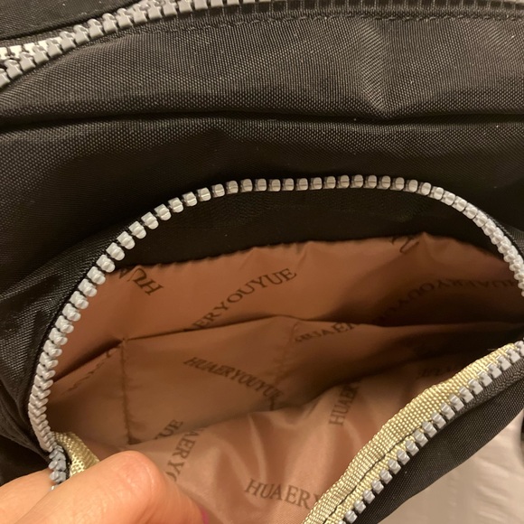 Black Crossbody Purse Bag with Pockets - Picture 7 of 7